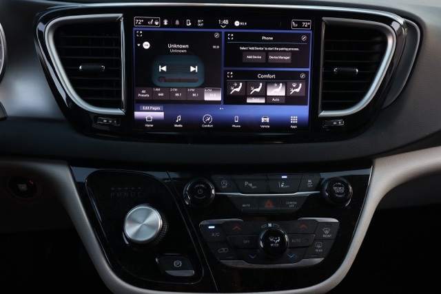 2023 Chrysler Pacifica Touring L photo 26