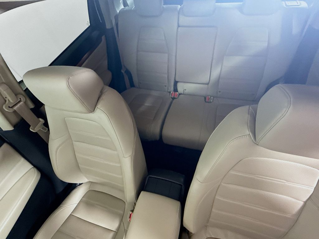 2020 Honda CR-V Touring photo 19