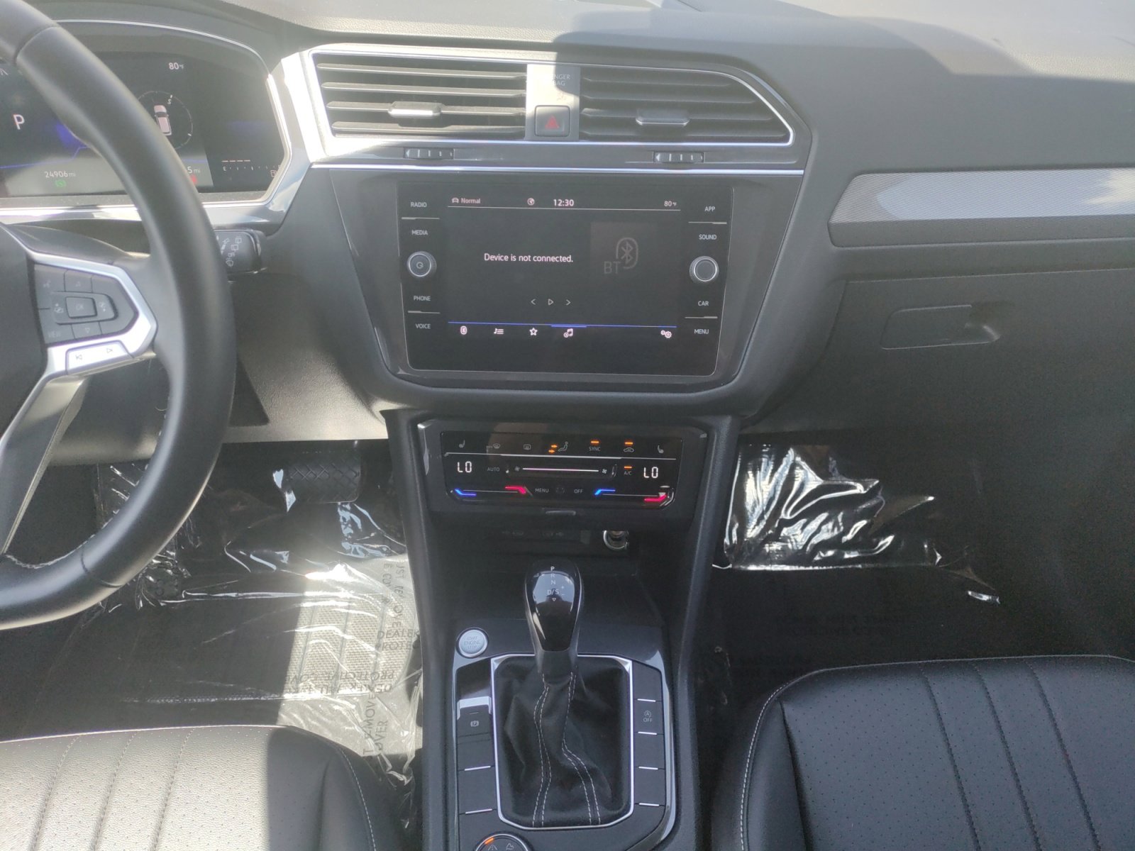 2022 Volkswagen Tiguan SE photo 4