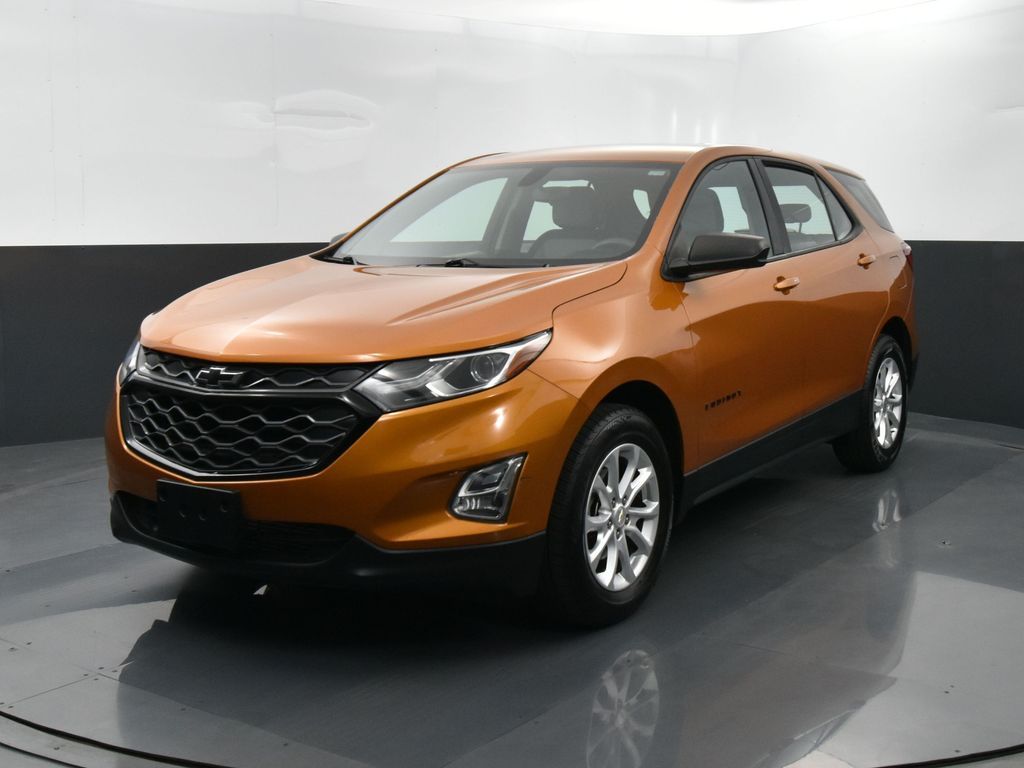 2018 Chevrolet Equinox LS photo 2