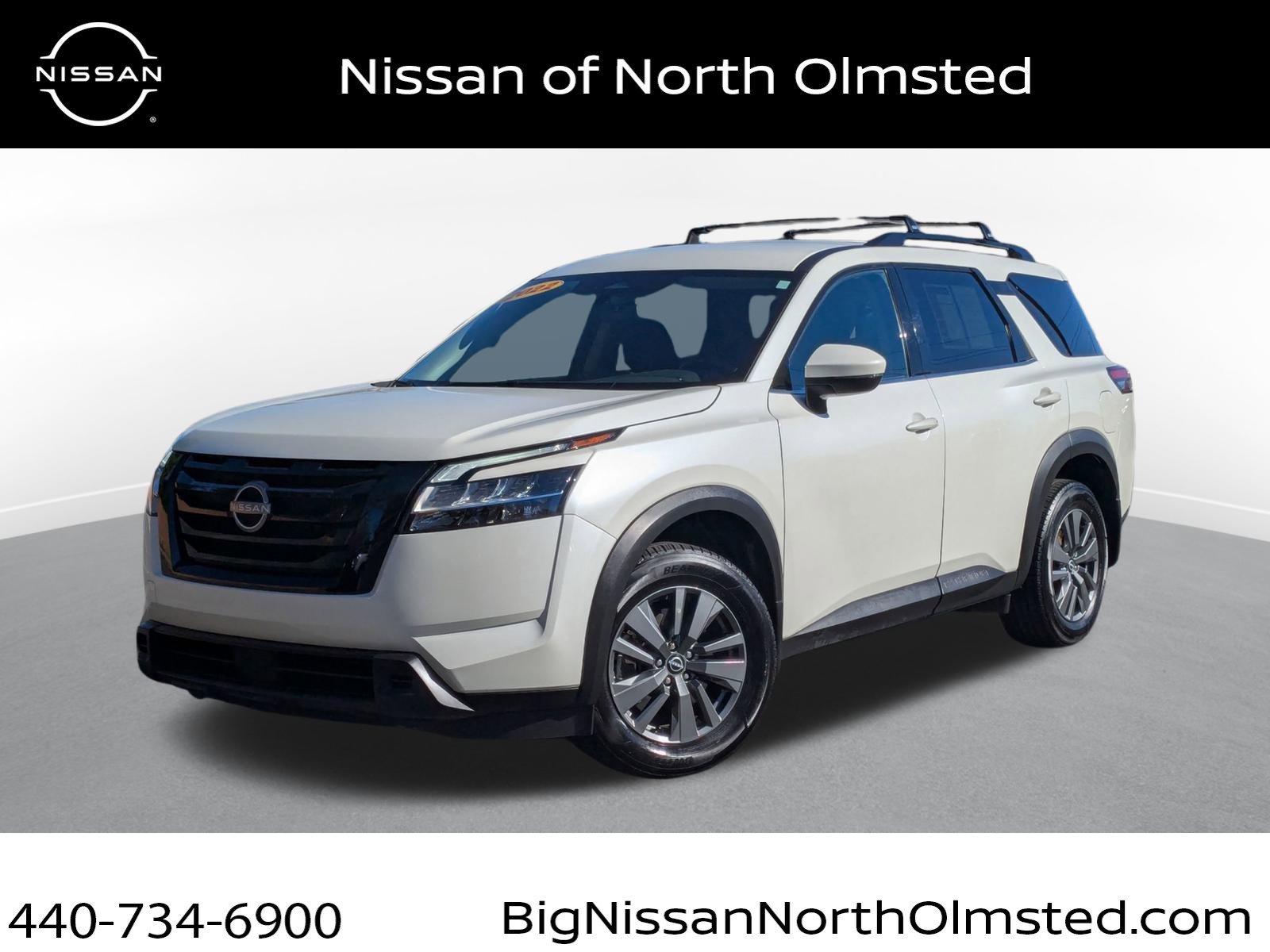 2022 Nissan Pathfinder SV's photo