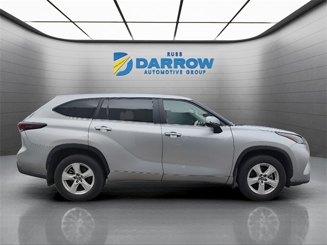 2024 Toyota Highlander LE photo 5