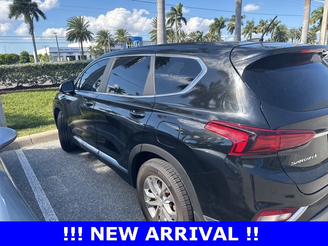 2020 Hyundai Santa Fe SE photo 4