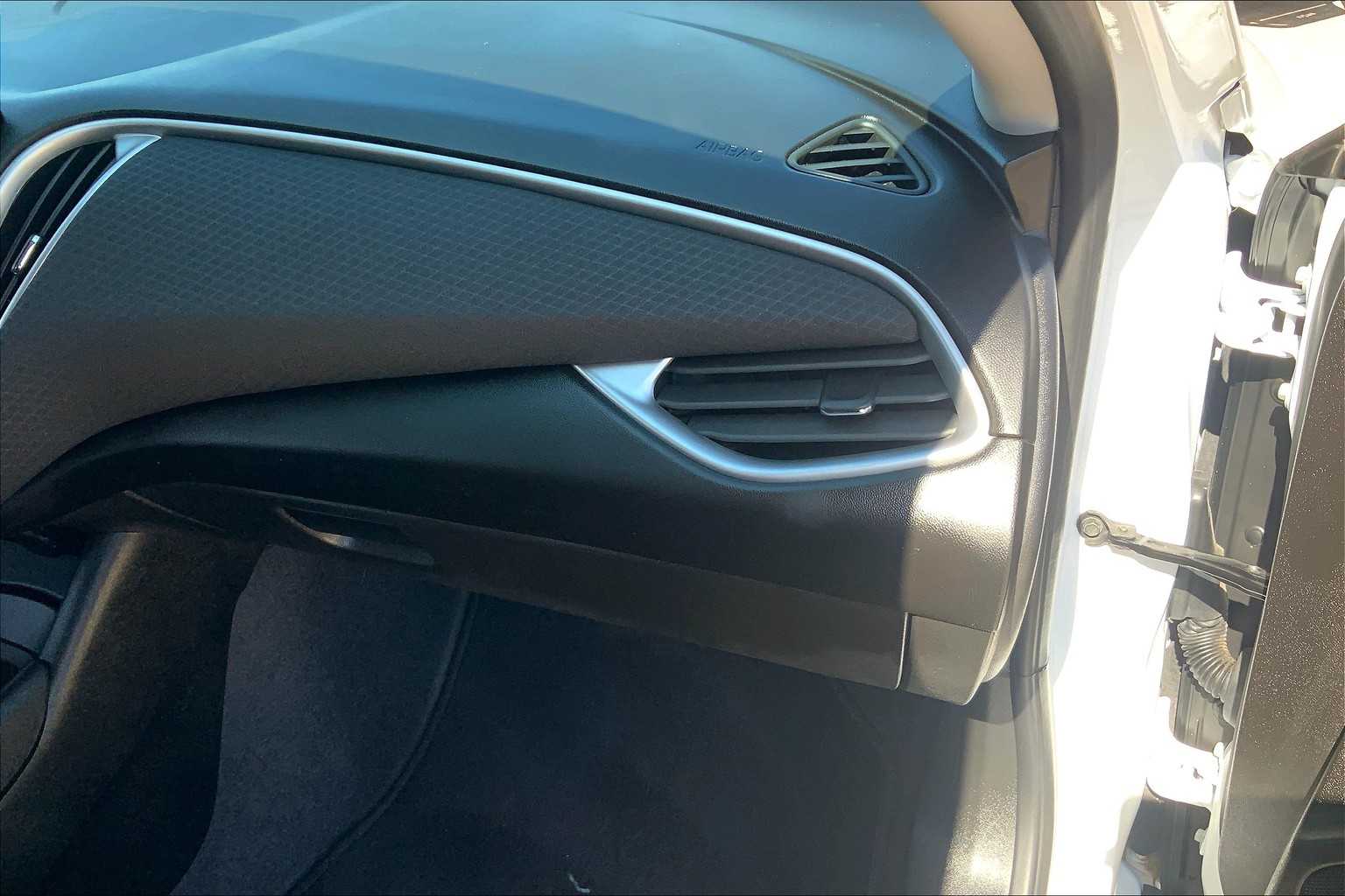 2024 Chevrolet Malibu LS photo 16