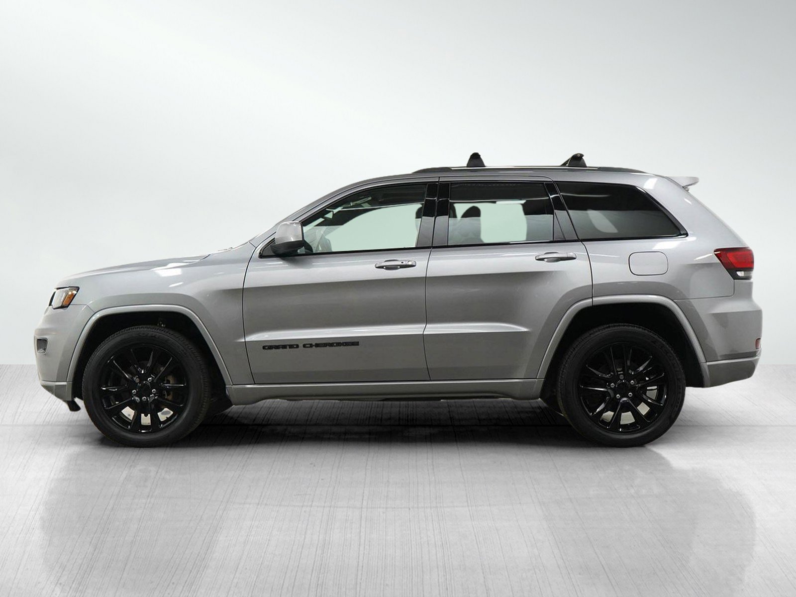 Used 2020 Jeep Grand Cherokee Altitude with VIN 1C4RJFAG2LC415021 for sale in Hopkins, Minnesota