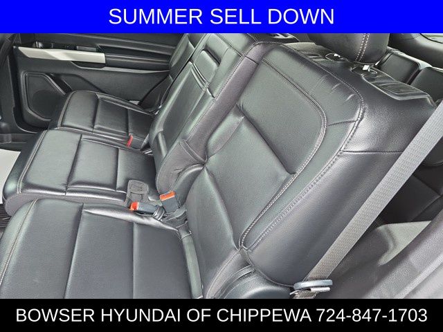 2021 Ford Explorer XLT photo 3