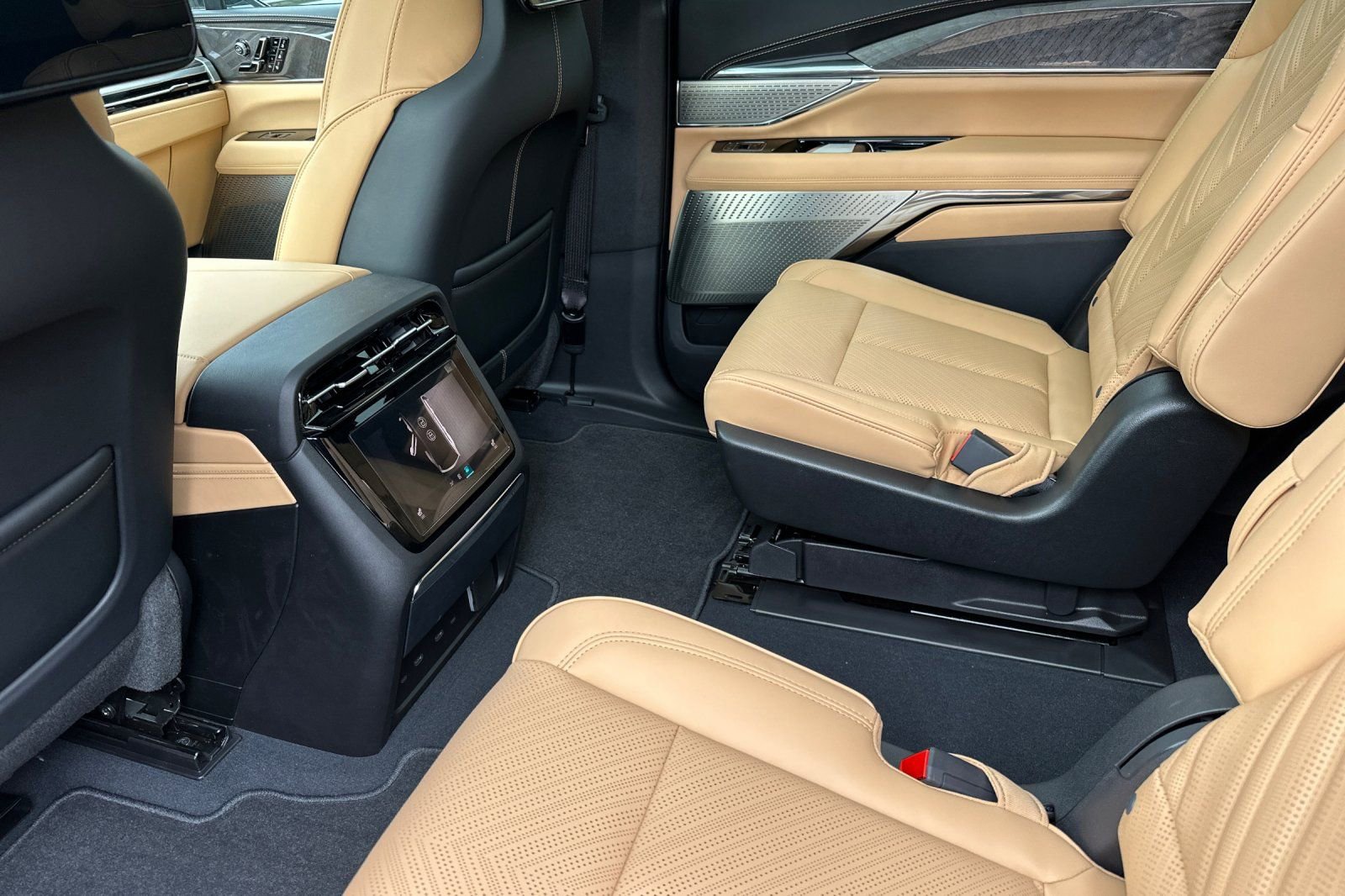 2025 Cadillac Escalade IQ Sport photo 10