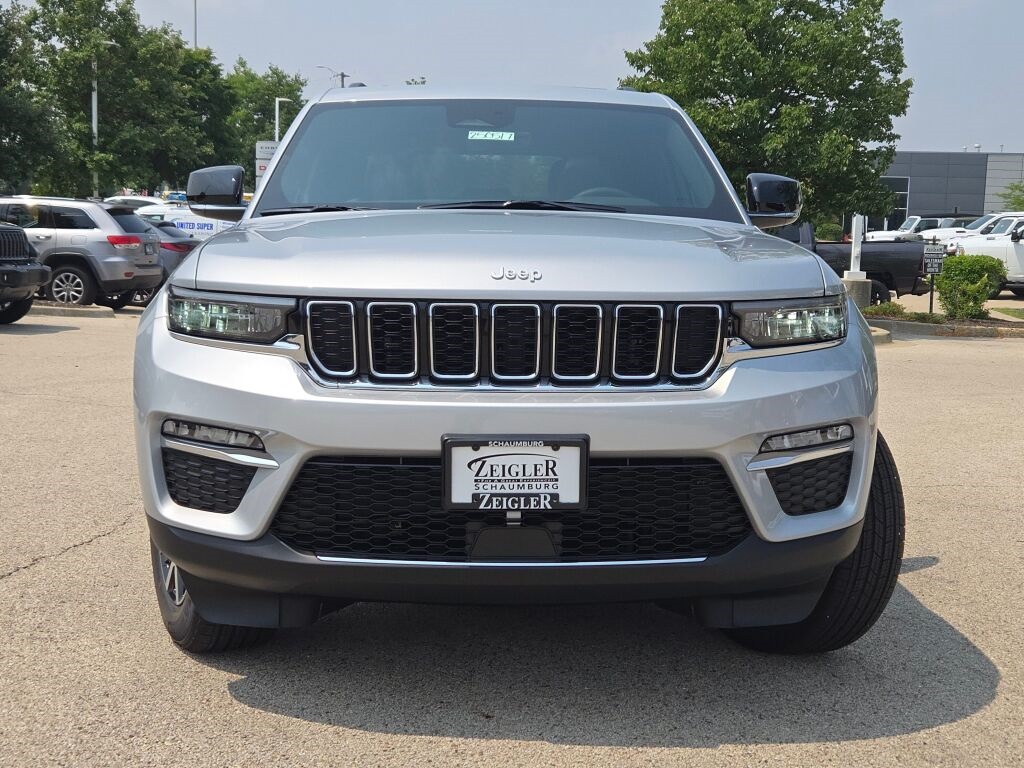 2025 Jeep Grand Cherokee Limited photo 4