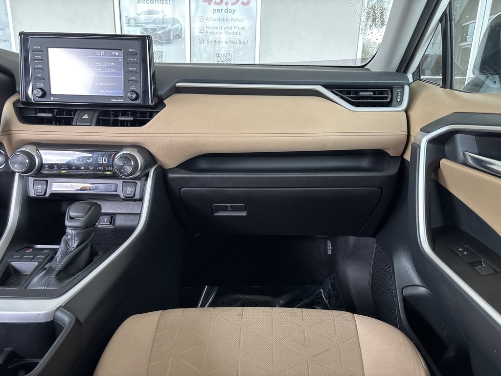 2022 Toyota RAV4 XLE photo 22