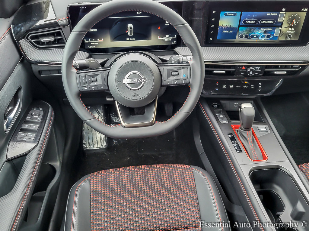 2025 Nissan Kicks SR photo 10