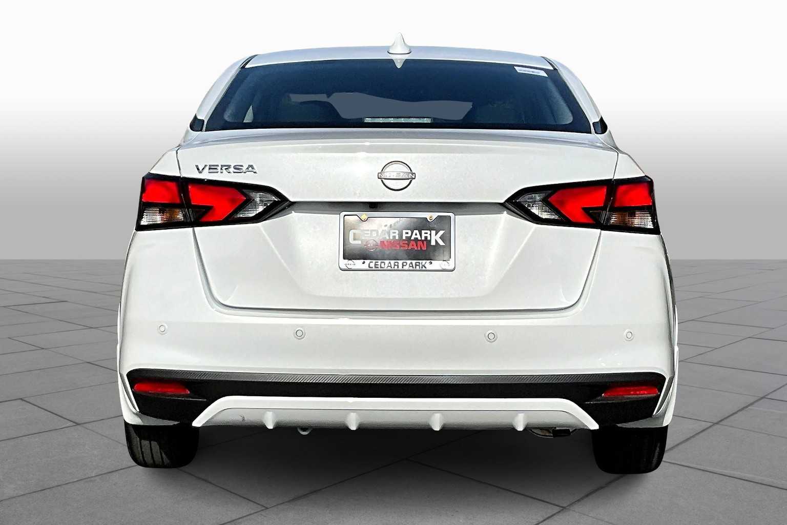 2025 Nissan Versa SV photo 4