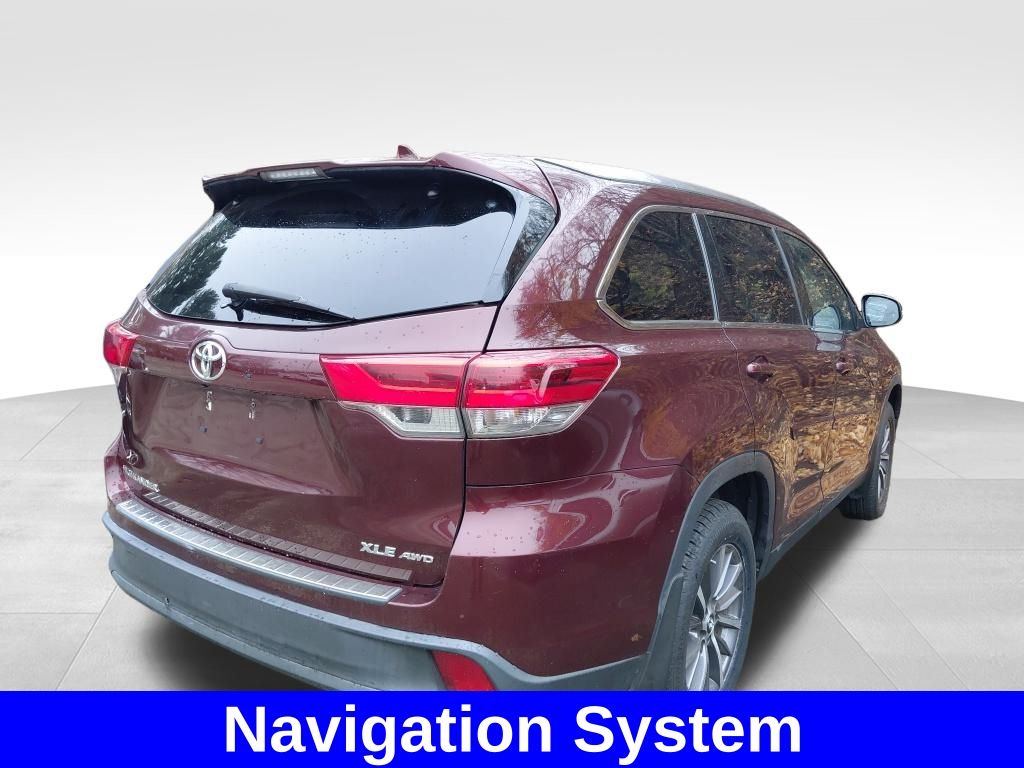 2019 Toyota Highlander XLE photo 3