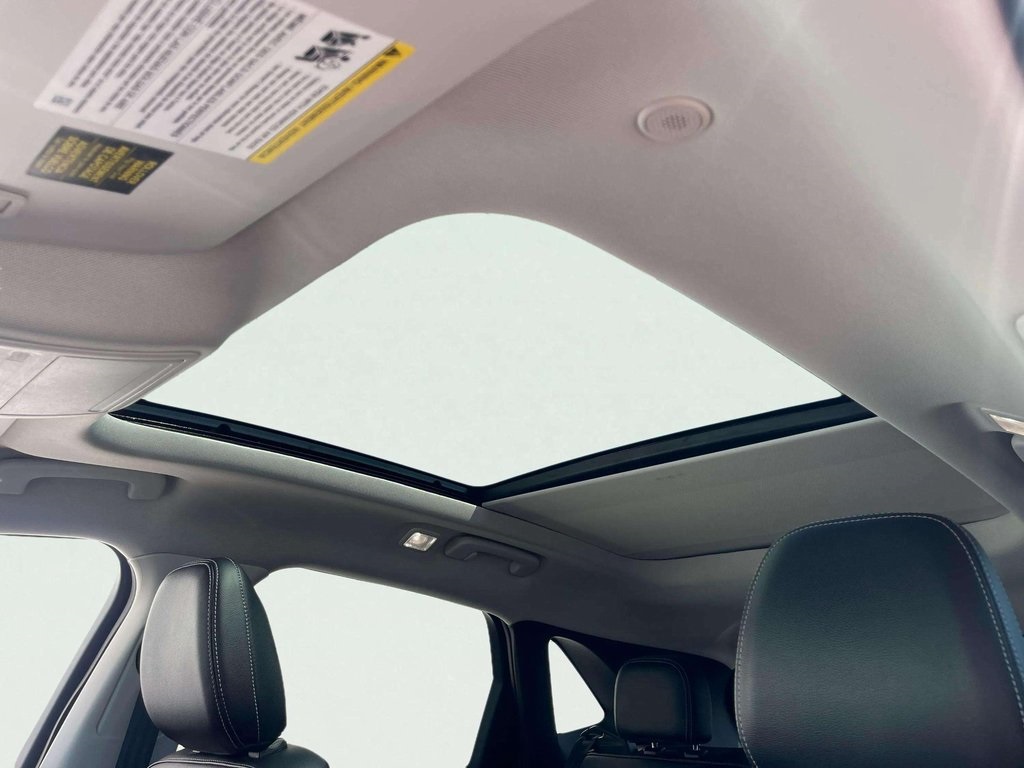 2022 Ford Escape SEL photo 9