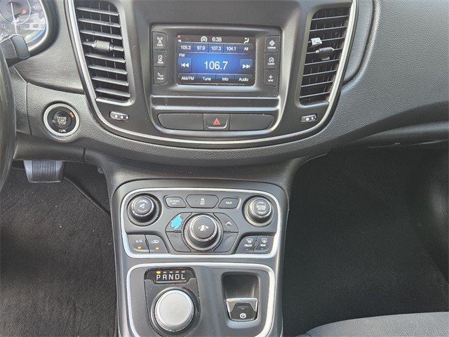 2016 Chrysler 200 LX photo 15