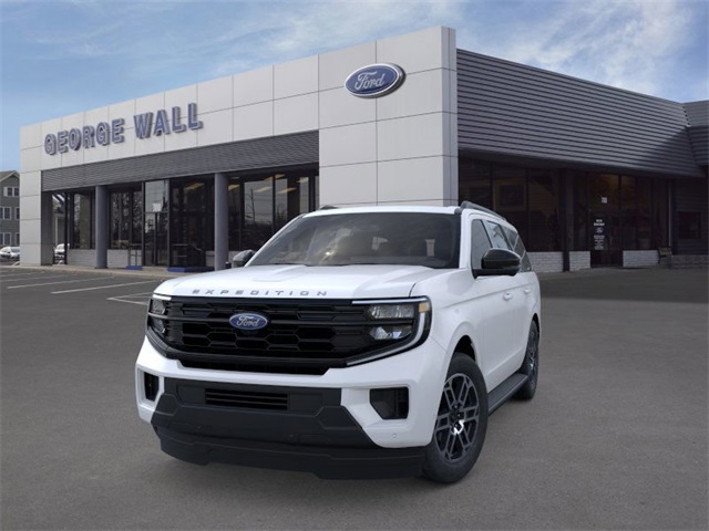 2025 Ford Expedition photo 2