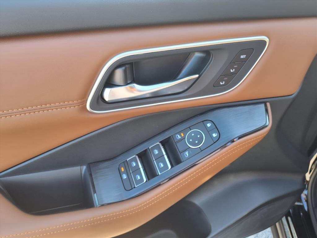 2026 Nissan Rogue Platinum photo 15
