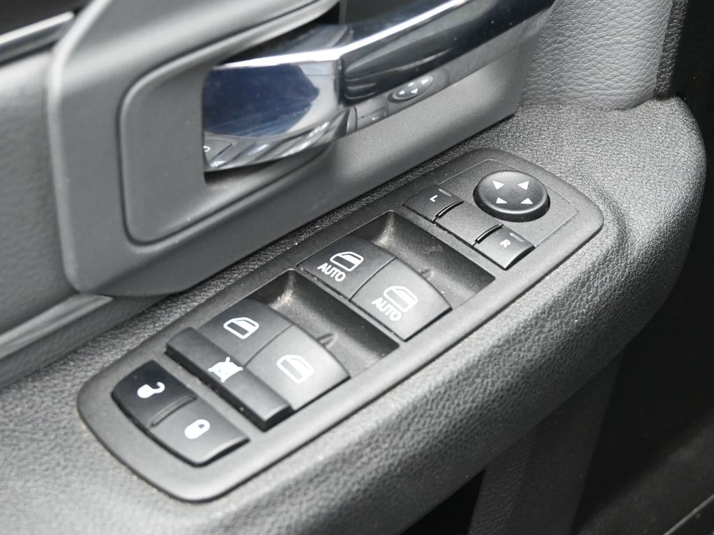 2024 Ram 1500 Classic SLT photo 19