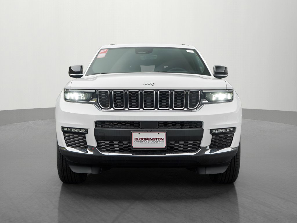 2025 Jeep Grand Cherokee Limited photo 2