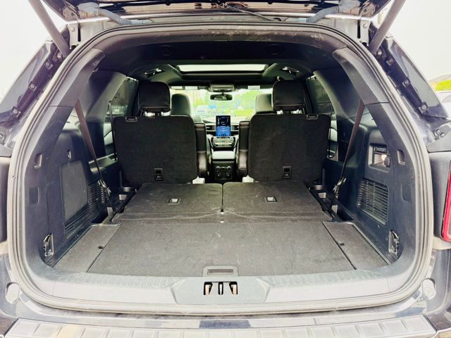 2022 Ford Explorer ST photo 31