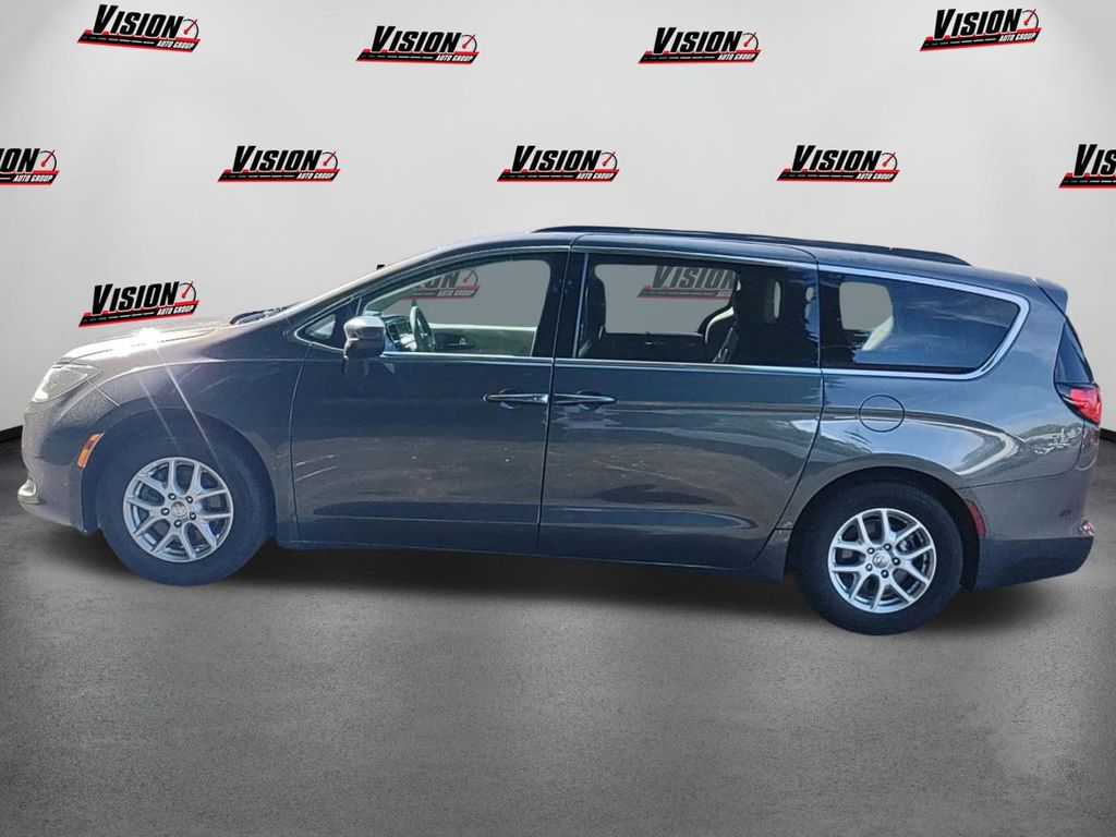 2020 Chrysler Voyager LXi photo 8