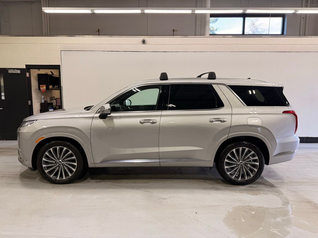 Used 2025 Hyundai Palisade Calligraphy with VIN KM8R7DGE6SU937776 for sale in Golden Valley, Minnesota