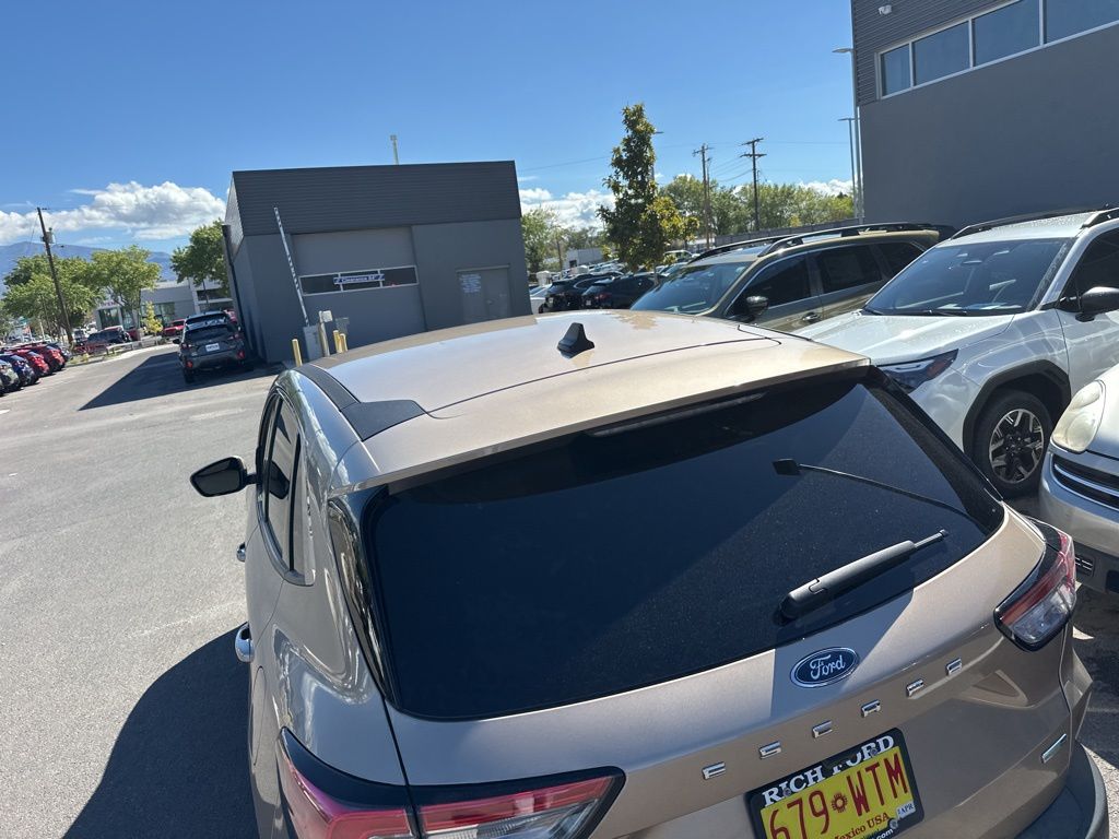 2020 Ford Escape SE photo 9