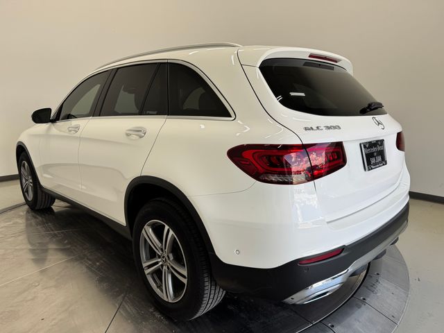 2022 Mercedes Benz GLC 300 photo 3