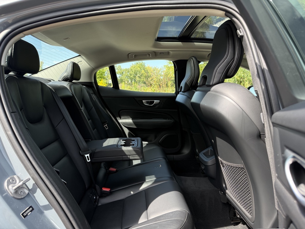 2024 Volvo S60 B5 Core photo 23