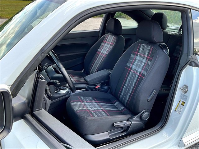 2019 Volkswagen Beetle S photo 10