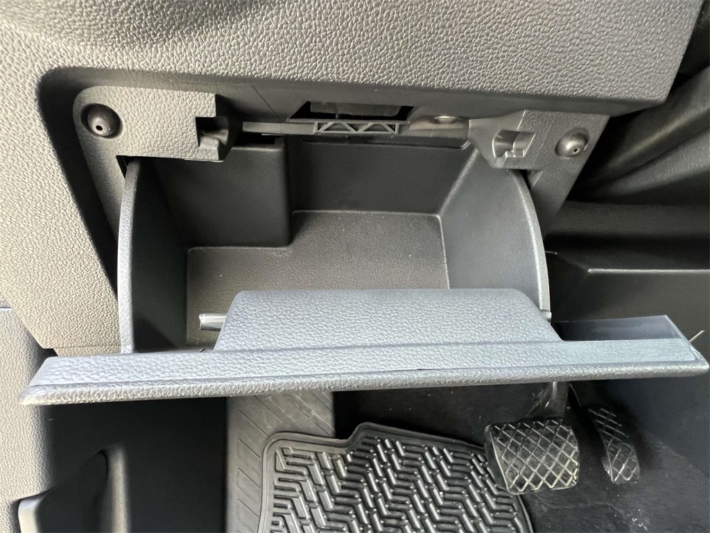 2021 Volkswagen Atlas Cross Sport SE Technology photo 21