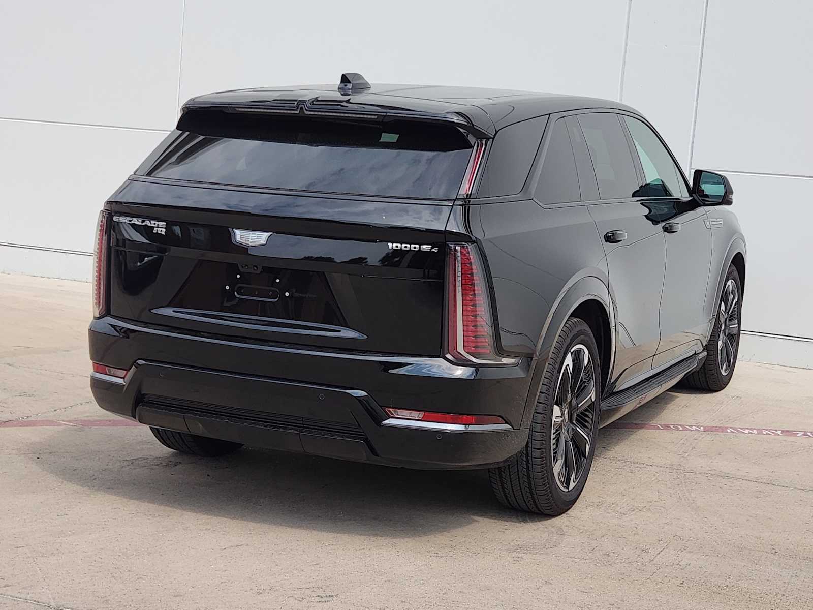2025 Cadillac Escalade IQ Sport photo 3