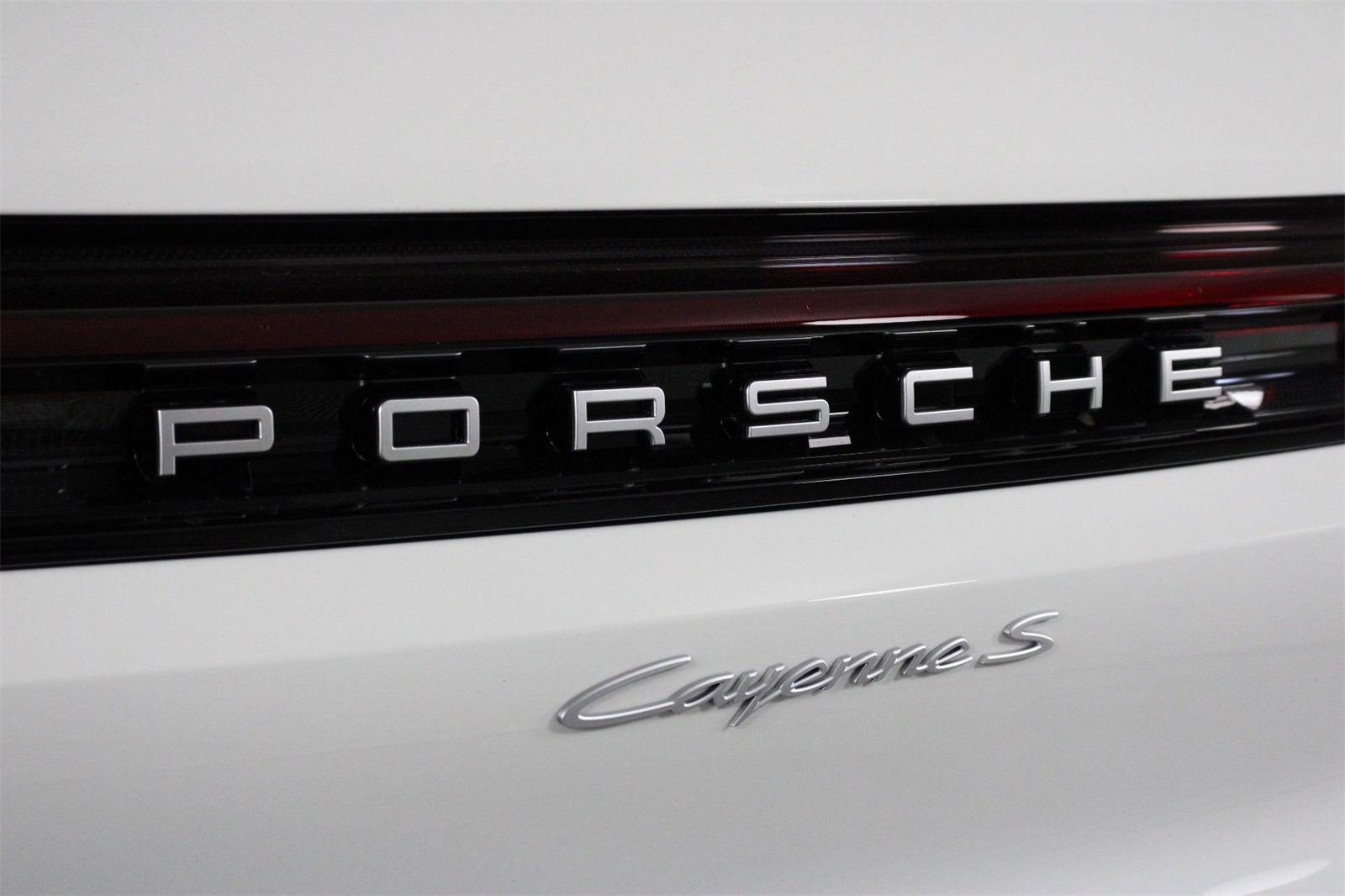 2025 Porsche Cayenne S photo 21