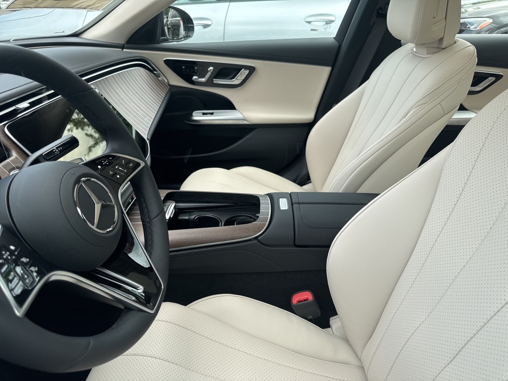 2025 Mercedes Benz E 450 4MATIC Sedan photo 3