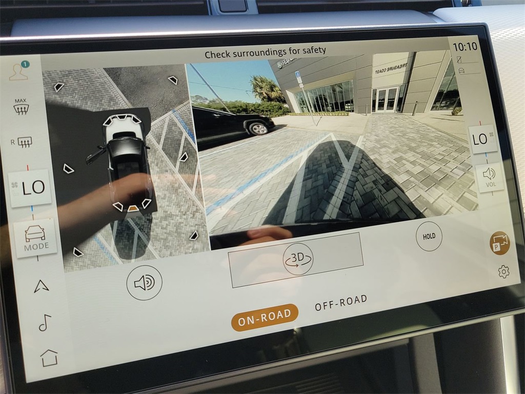 2025 Land Rover Discovery Sport SE photo 9
