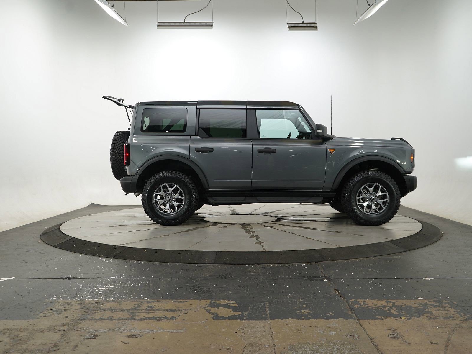 2025 Ford Bronco Badlands photo 4