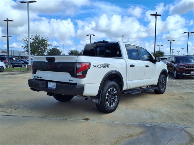 2023 Nissan Titan PRO-4X photo 22