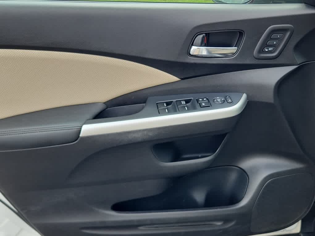 2016 Honda CR-V Touring photo 9