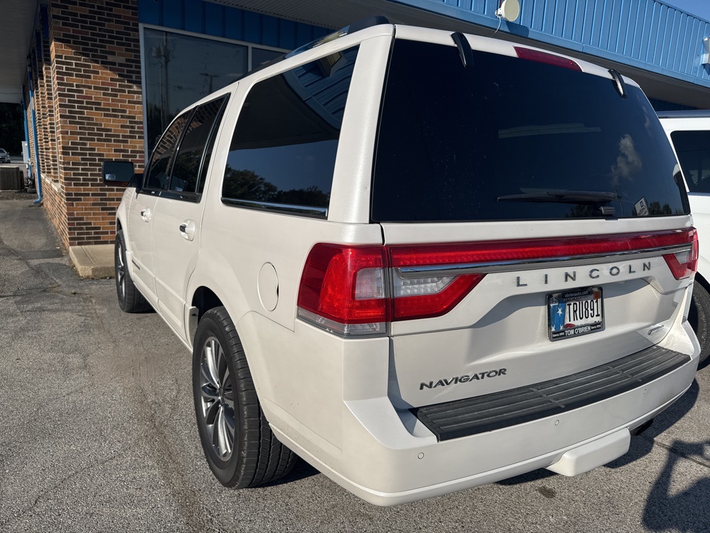 2015 Lincoln Navigator Base photo 4