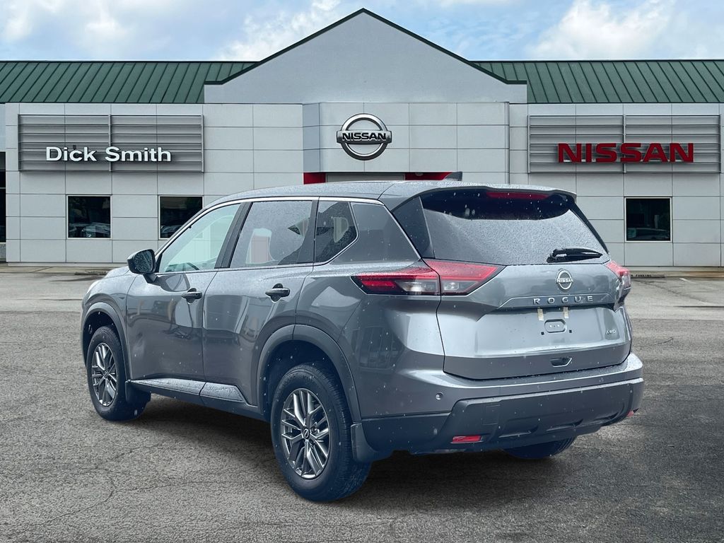 Used 2025 Gray Nissan S image 4