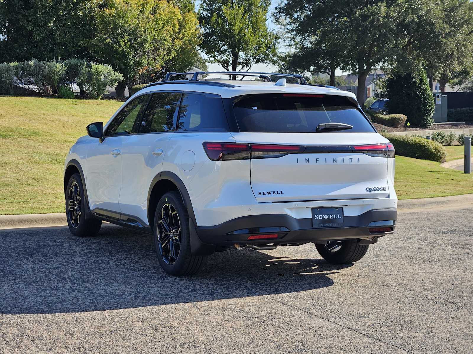 2026 Infiniti QX60 AWD photo 3