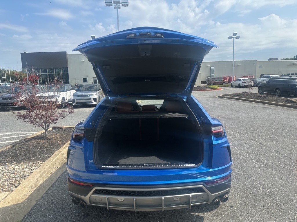 2019 Lamborghini Urus Base photo 13