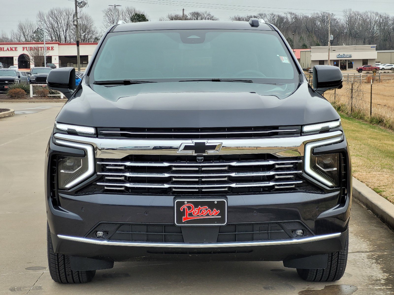 2025 Chevrolet Suburban Premier photo 2