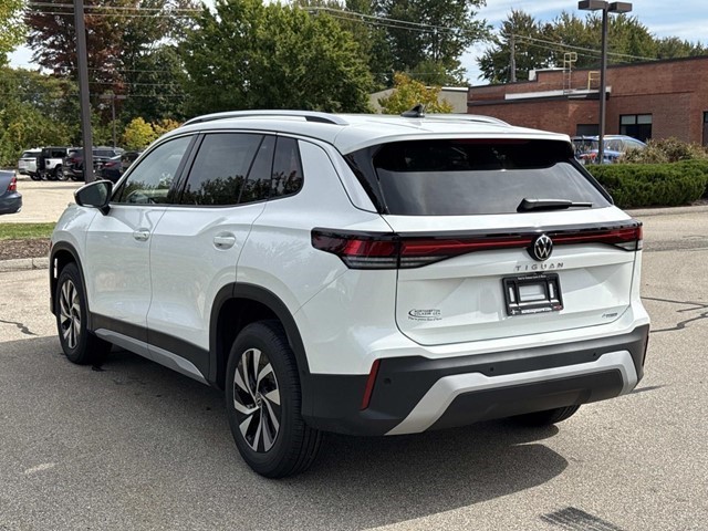 2025 Volkswagen Tiguan S photo 3