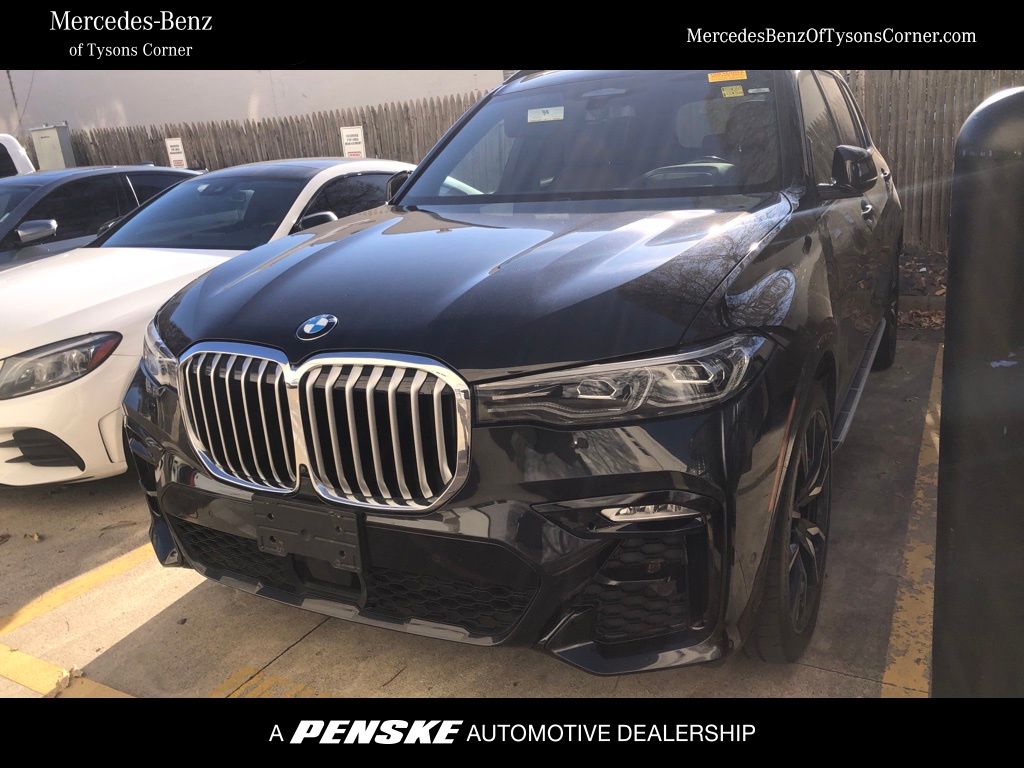 2022 BMW X7 40i's photo