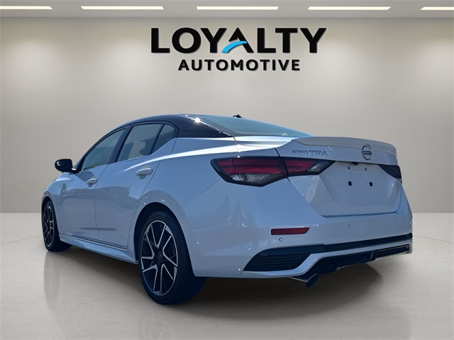 2024 Nissan Sentra SR photo 3