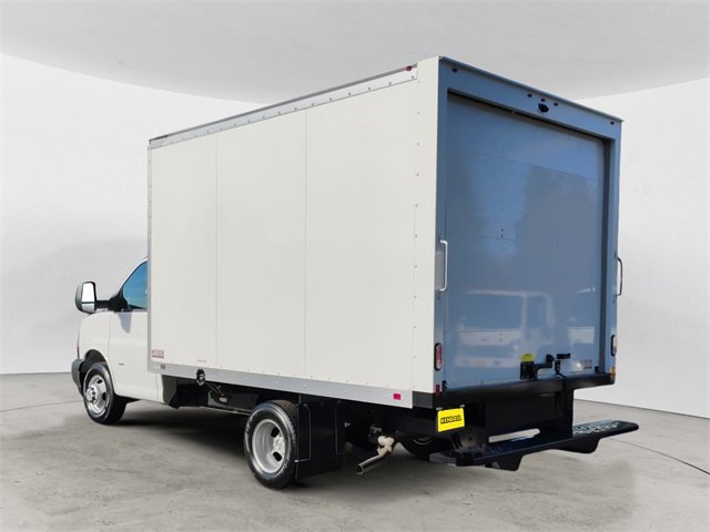 2024 Chevrolet Express Cutaway 3500 photo 3