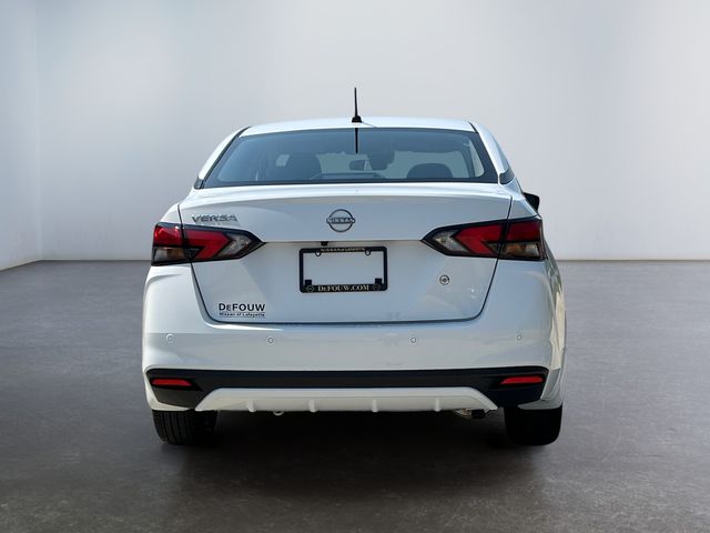 2025 Nissan Versa 1.6 S photo 4