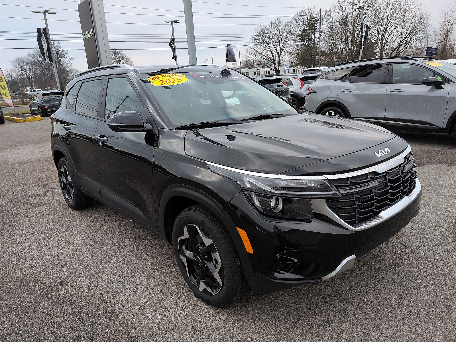 2025 Kia Seltos S's photo