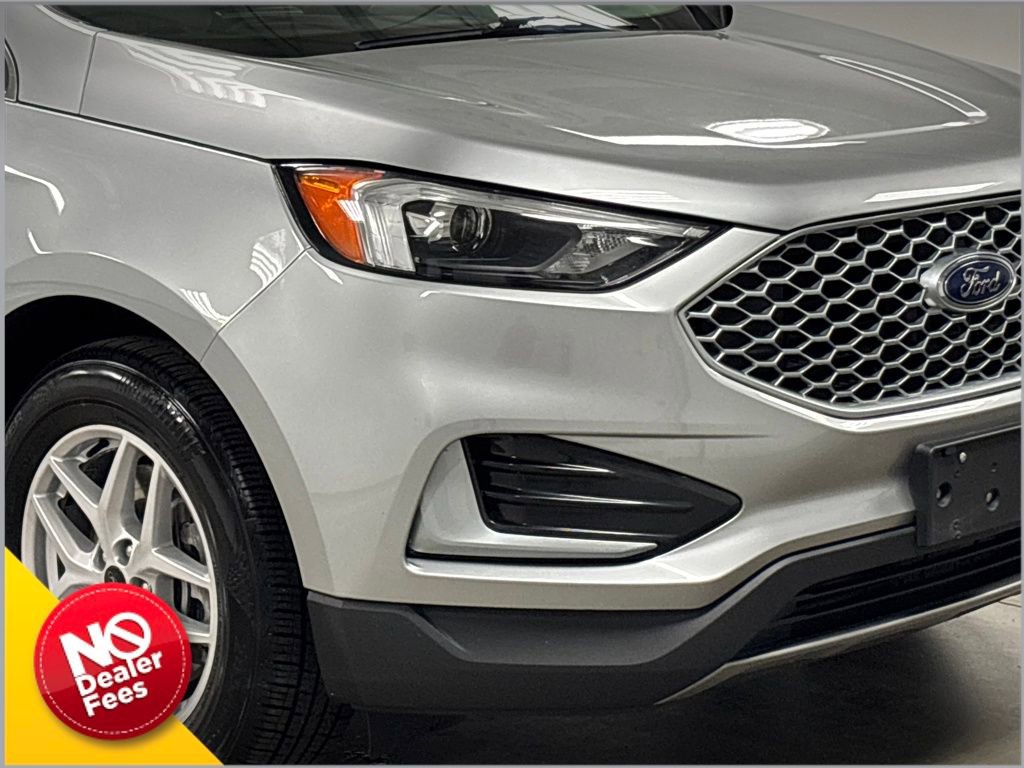 2023 Ford Edge SEL photo 2