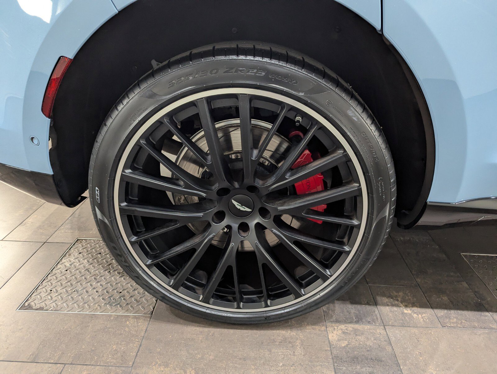 2022 Aston Martin DBX AM8 photo 4